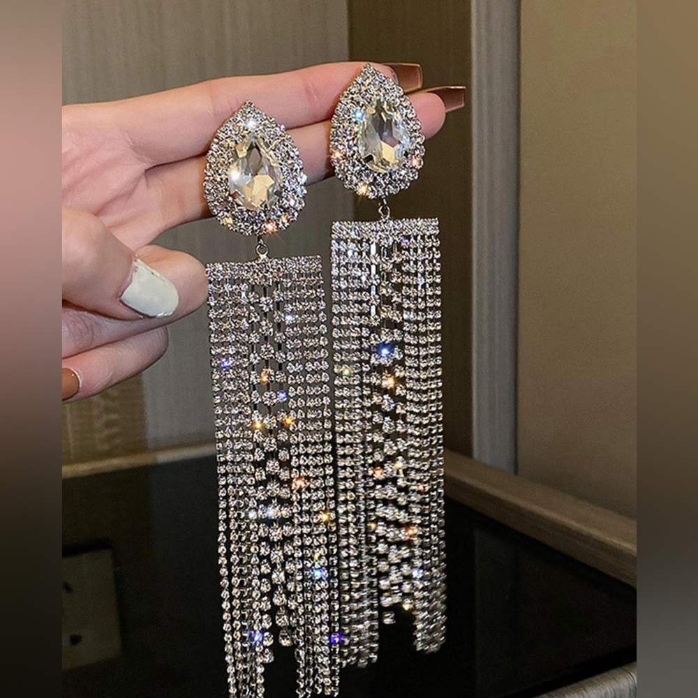 Elegant Silver Crystal Drop Earrings - Picture 2 of 3